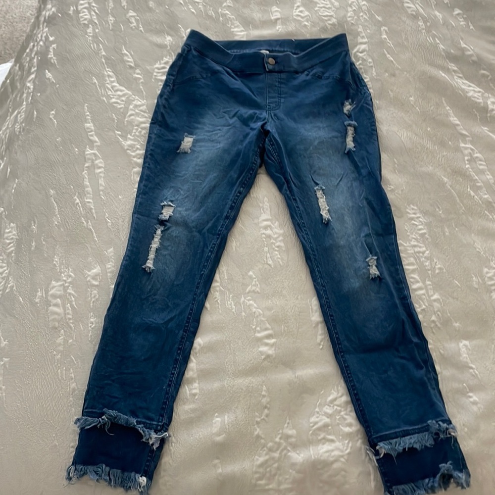 Zeza B jean leggings by hue. Size small